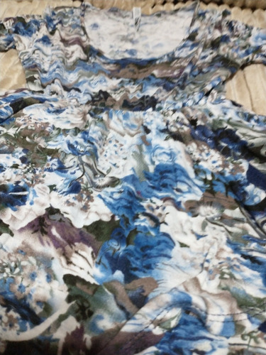 Remera Ancha Floreada 47 Street Mujer Celeste