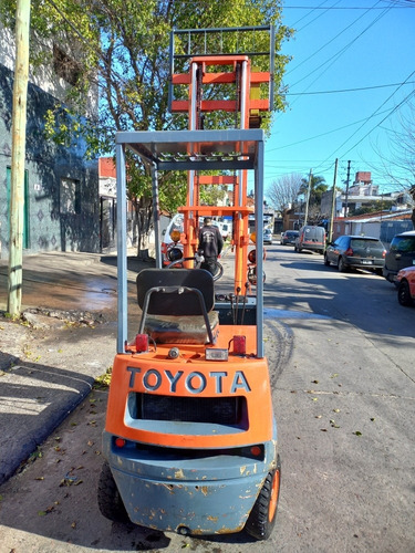 Imagen 3 de 15 de Autoelevador Toyota Para 1000kg Nafta, 100% Original!!