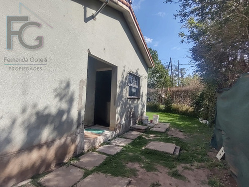 Venta Ezeiza Casa Con 2 Dormitorios Y Parque! Oportunidad!