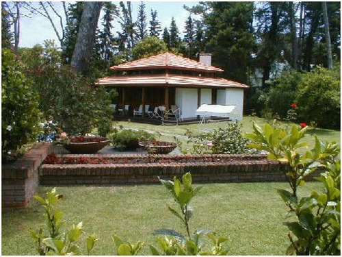 Hermosa Casa Con Muy Terreno. Financia A Largo Plazo