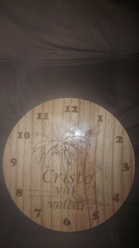 Relógio De Parede Em Madeira,gravado A Laser.