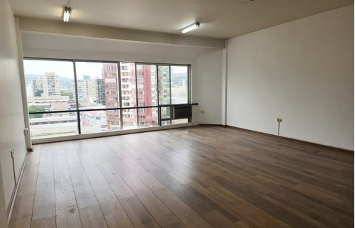 Vende Estupenda Oficina , En Pleno Centro De Viña Del Mar!!!