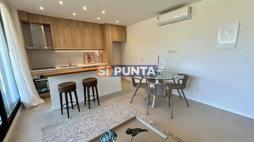 Apartamento En Venta De 1 Dormitorio En Playa Brava, Punta Del Este