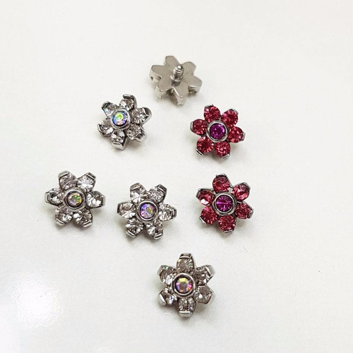 Imagen 2 de 5 de Piercing Microdermal Flor Piercing Argentina ®