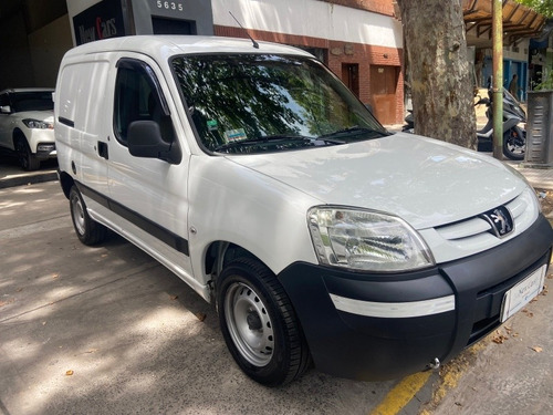 Imagen 10 de 18 de Peugeot Partner 2017 1.4 Furgon Confort Newcars