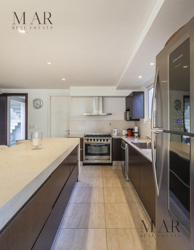 Casa En Venta Y Alquiler En Barrio El Golf, Nordelta. Salida A La Laguna