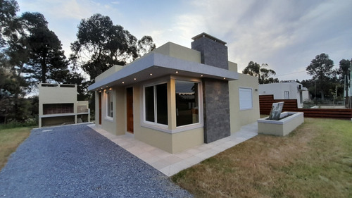 Casa En Venta En Pueblo Arena, Piriapolis