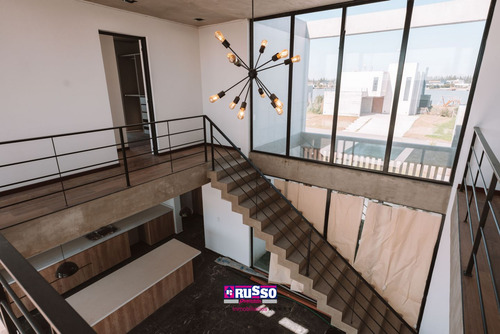 Venta Casa Barrio Cruz Del Sur San Vicente 4 Ambientes