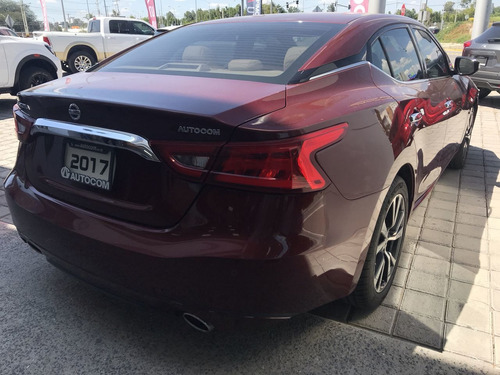 Imagen 11 de 15 de Nissan Maxima 4 Puertas