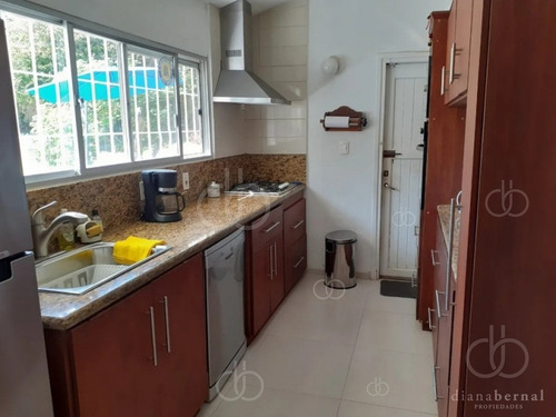 Imagen 12 de 14 de Punta Del Este, 4 Dormitorios Y Dependencias Con Piscina Climatizada. - Ref: 54061