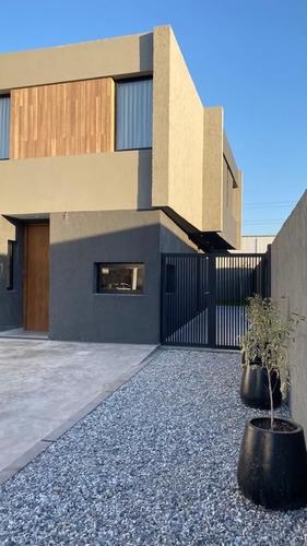 A Estrenar !!! Venta Duplex En Barrio Chacras Del Norte, Cordoba