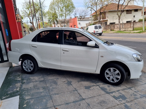 Toyota Etios 1.5 Sedan Xs