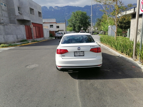 Imagen 6 de 10 de Volkswagen Jetta 2.0 Gli Dsg At 2016