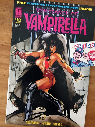 Comic - Vampirella #10 Adam Hughes Variant