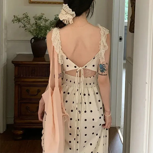 Vestido De Lunares Sin Espalda De Encaje Con Empalme A Media