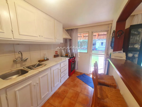 Venta De Casa De 3 Dormitorios, 3 Baños + Casa De Huéspedes En Pinares, Playa Mansa, Punta Del Este.
