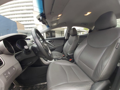 Hyundai Elantra - 2012 1.8 Gls 16v Gasolina 4p Automático