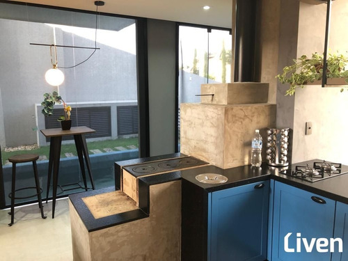 Imagem 11 de 30 de Maravilhosa Casa De 520m² Com 5 Suítes, Amplo Quintal, Área Gourmet, Piscina, 4 Vagas No Urbanova - 9400