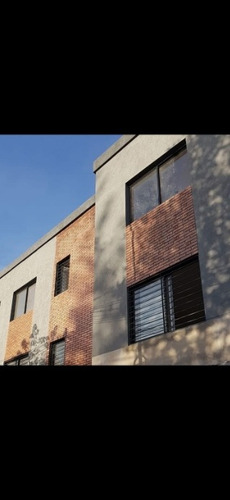 Imagen 3 de 18 de Departamento Tipo Casa En Permuta En Lanus Este