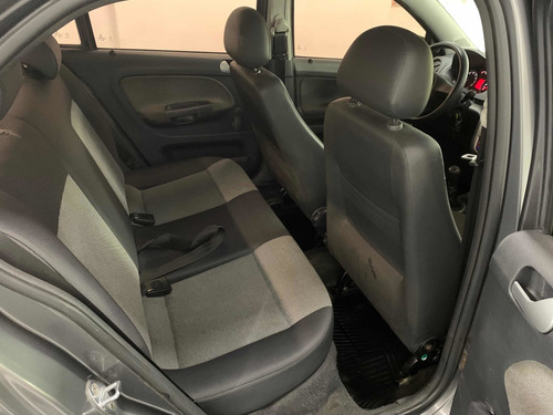 Imagen 11 de 13 de Volkswagen Voyage 1.6 Comfortline 101cv 2013