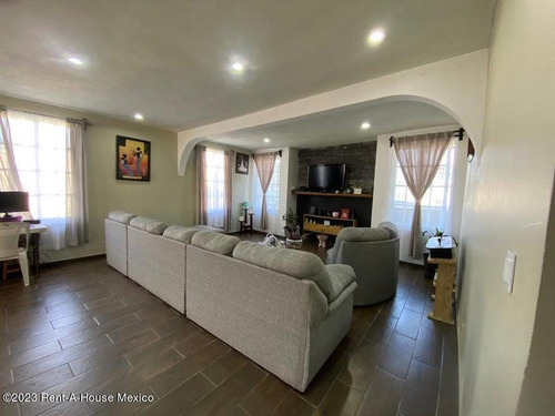 Casa En Venta En Otzolotepec ,villa Cuauhtemoc Gis24-1408