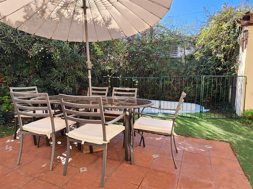 Casa En Venta De 5 Dorm. En Las Condes