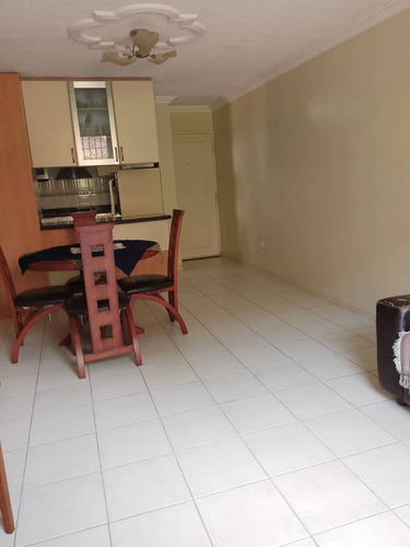 Apartamento En Los Teques Estado Miranda Res. La Quinta