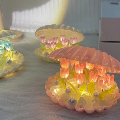 Lámpara De Tulipanes En Concha De Mar