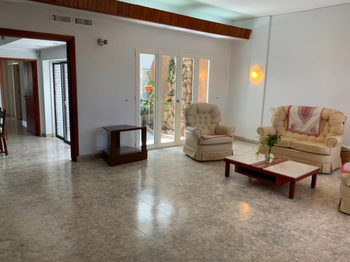 Casa 3 Dormitorios 2 Baños Tiene 2 Terrenos