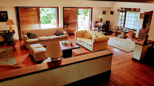 Imagen 27 de 30 de Tres Grandes Lotes En Venta Con Casa Y Pileta En San Isidro