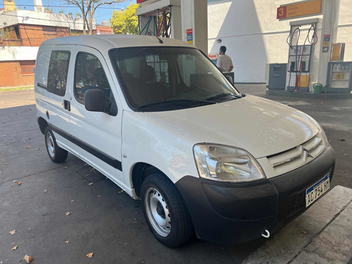 Imagen 14 de 15 de Citroën Berlingo 2018 1.6 Hdi 92 Bussines Mixto