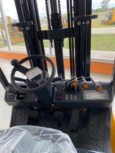 Autoelevador Xcmg Nafta Gas 2.5tn Torre Triple Bauza Group