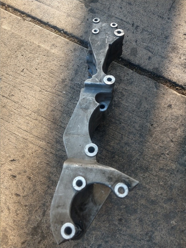 Base De Alternador Y Compresor Jetta A4 - Clasico Motor 2.0 (Usado)