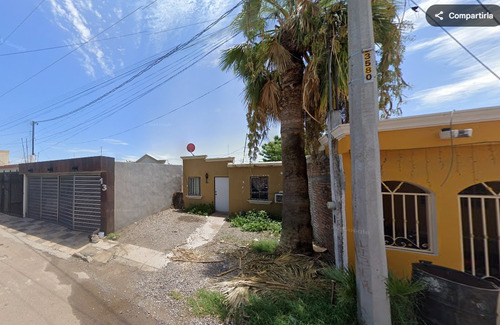 Casa En Remate Bancario C. Coníferas , Jacarandas, Navojoa, Son. Clv1