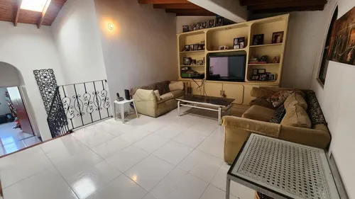 Casa En Venta En Poblado-los Gonzáles. Cod V12074