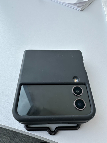 Samsung Galaxy Z Flip 4 (Usado)