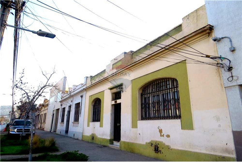 Oportunidad, Casa En Venta, Calle Portugal