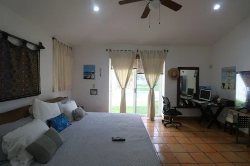 Residencia Con Paneles Solares, En Venta, En Temozón Norte