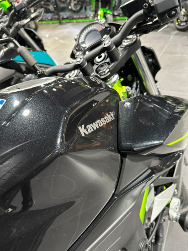 Imagen 6 de 25 de Kawasaki Z400 0km 2023