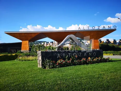 Casa En Renta En Altozano, Con 4 Recámaras, 4 Baños Y Fire Pit