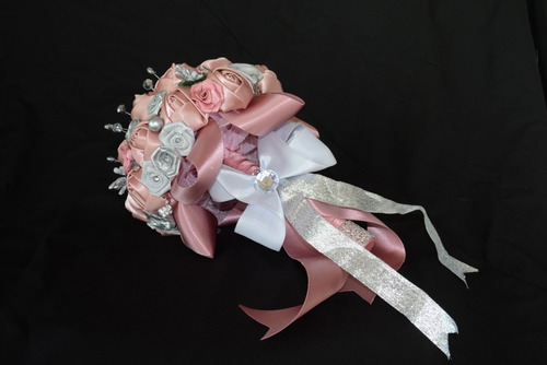 Ramo Xv Años Novia Palo De Rosa Flores Tela Plata M