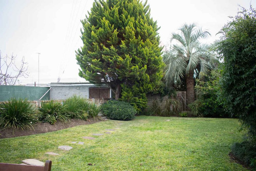 Venta De Casa 3 Dormitorios Con Piscina En Pando