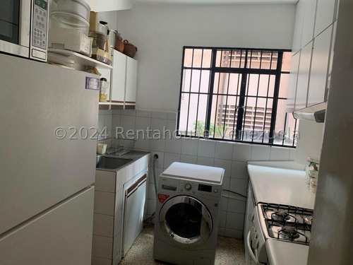 Hermoso Y Clásico Apartamento Palos Grandes Mls #25-91 Kp