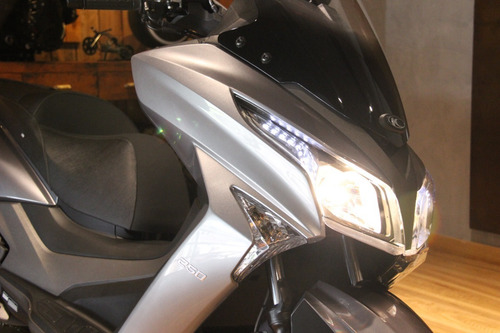 Imagen 17 de 17 de Kymco Scooter Xtown 250 Igual A 0km Usado Impecable