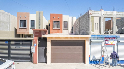 Casa En Renta En Lomas De La Presa, Tijuana B.c.