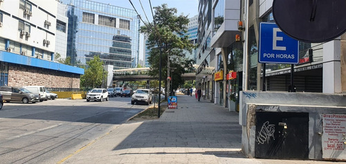 Estacionamiento En Venta En Providencia, Excelente Ubicación
