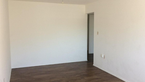 Imagen 3 de 9 de Apartamento 3 Dormitorios En Venta Con Renta En Pocitos
