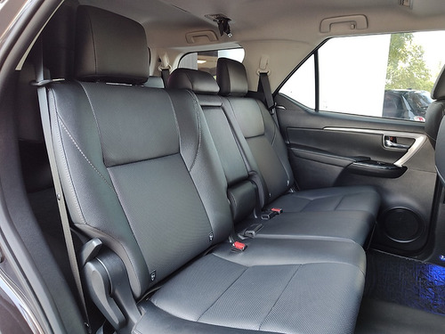 Imagen 14 de 20 de Toyota Sw4 2021 Srx 4x4 At 7 Asientos Hilux Abasto Motors