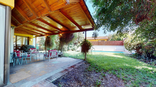 200 M2 Y Piscina (64308)