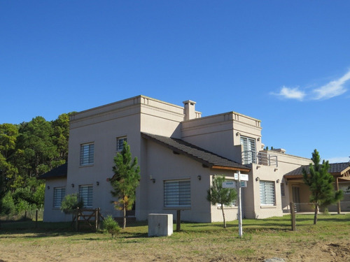 Imagen 5 de 30 de Casa-venta-pinamar-uade-calidad Edilicia-4 Dormitorios + Play-gas Natural-cloacas